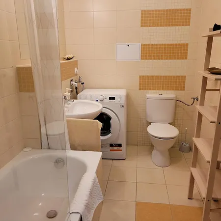Club218 Wellness Апартаменты *