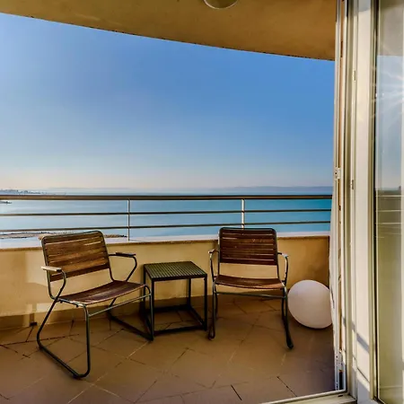 Club218 Wellness Apartment Siofok