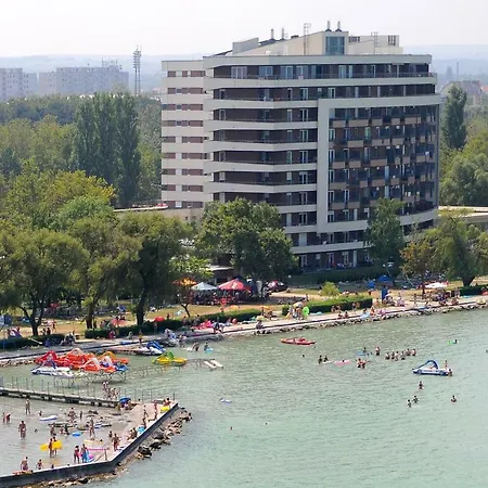 Club218 Wellness Apartman Siófok